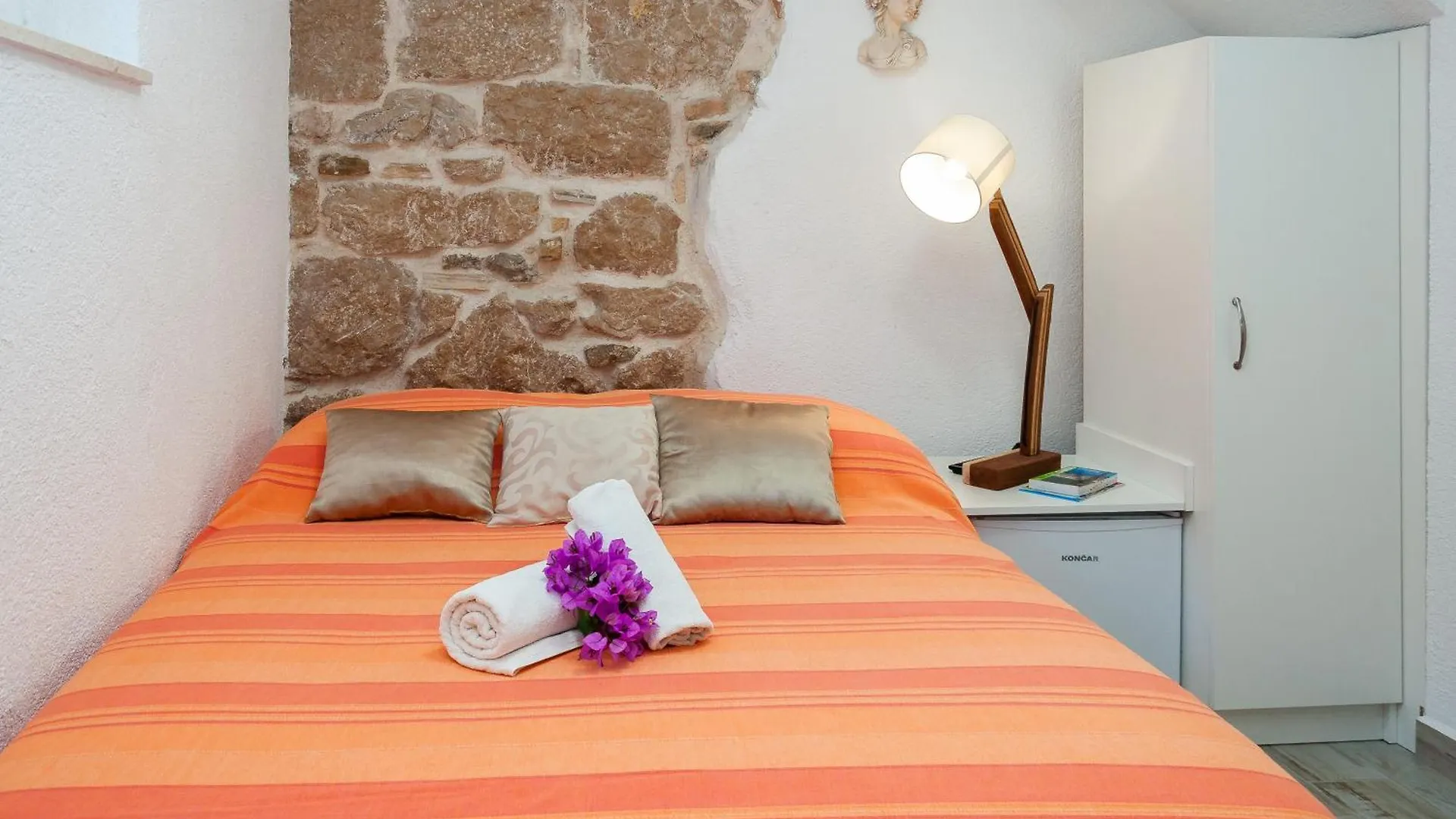 Classy Apartment Center kontakti